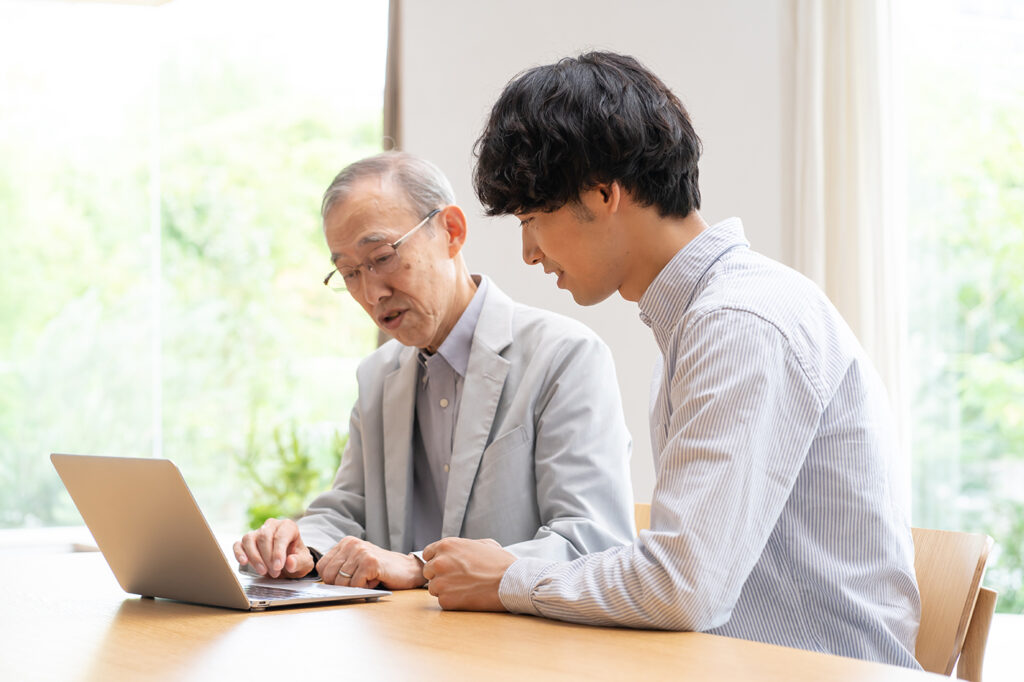 成年後見制度の概要や家庭裁判所への申立て方法