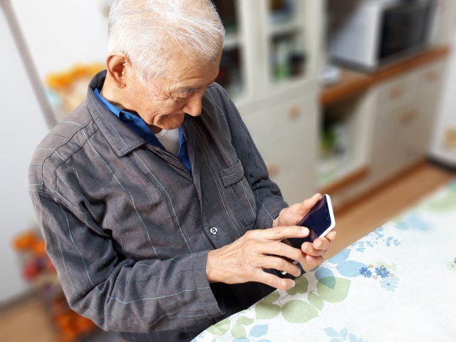 認知症保険は必要？ 日本の高齢者の加入率もチェック