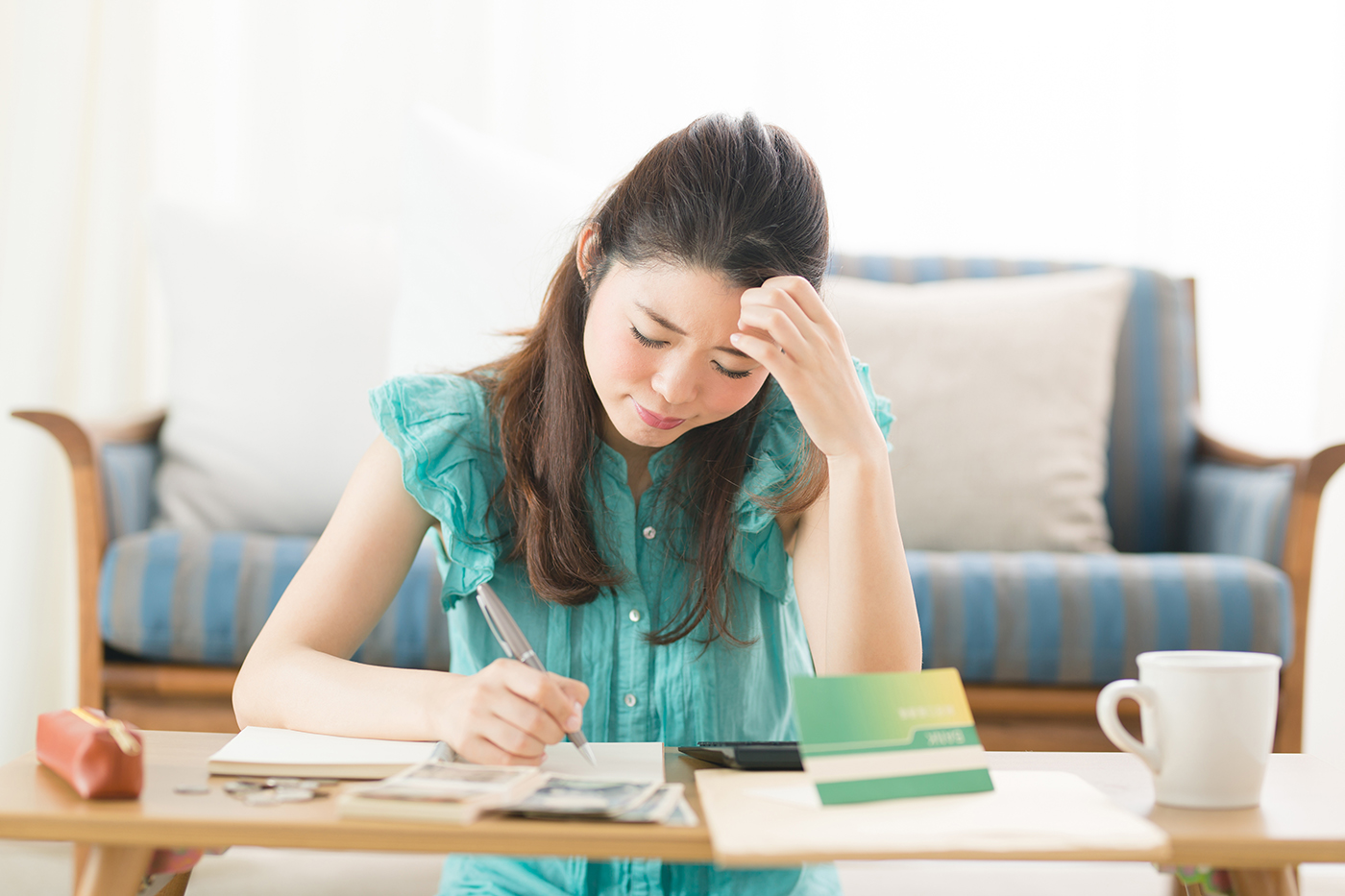 認知症になると口座が凍結する? その理由は?